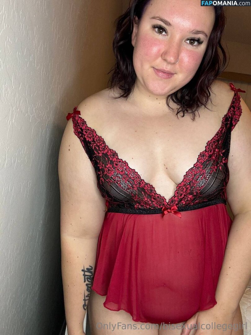 bisexualcollegegirl / rubitout Nu OnlyFans  Photo fuitée #16
