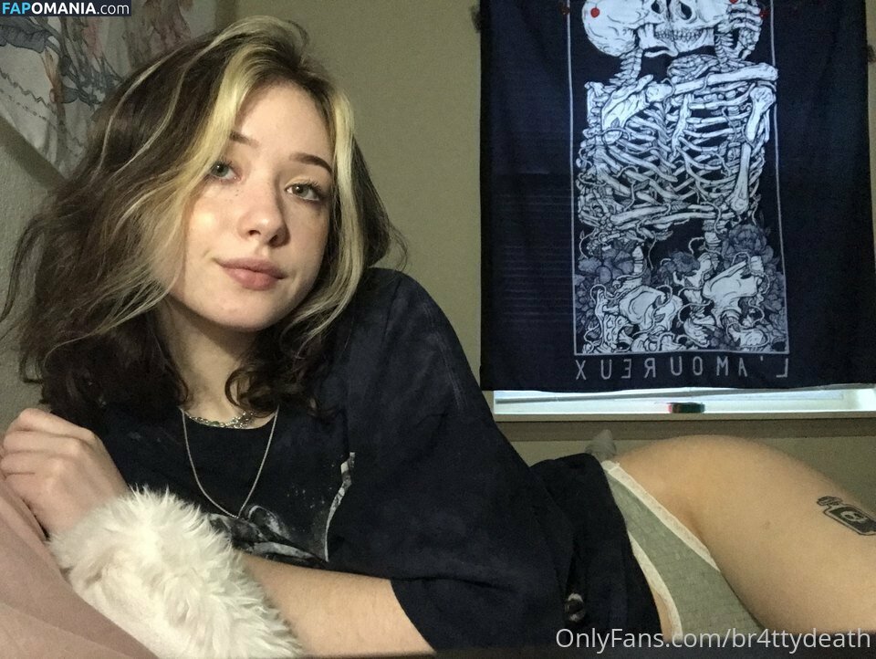 brattydeath / brattyydeath / cherry_grl / waifu.brattyydeath Nu OnlyFans  Photo fuitée #38