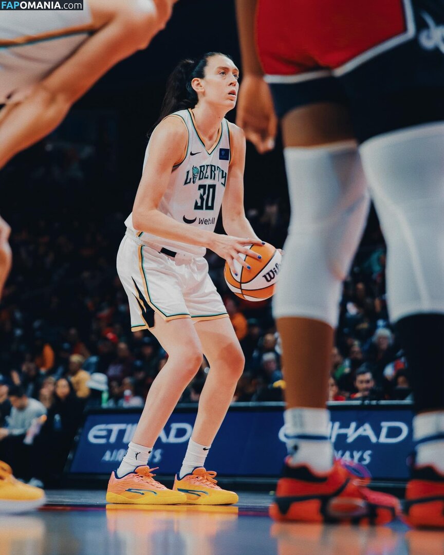 Breanna Stewart / WNBA Player / breannastewart30 Nu OnlyFans  Photo fuitée #1