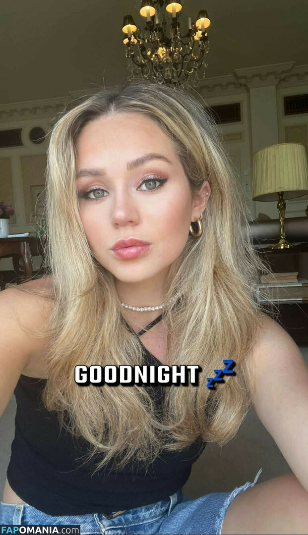 Brec Bassinger / brecbassinger Nu OnlyFans  Photo fuitée #18
