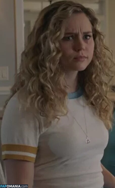 Brec Bassinger / brecbassinger Nu OnlyFans  Photo fuitée #256