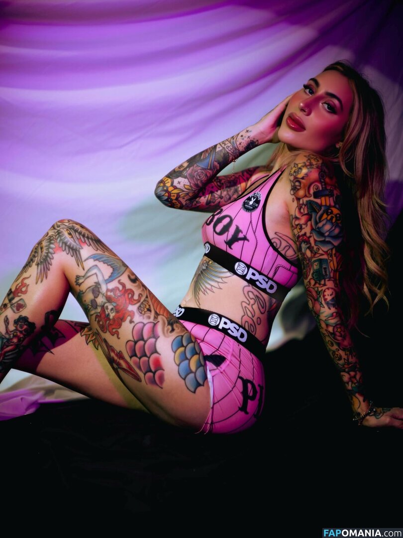 Brittnay Cedzich / brittnaypozen Nu OnlyFans  Photo fuitée #2