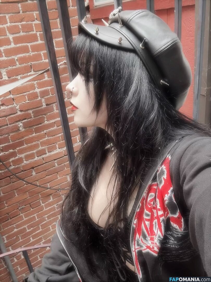 buffgothmom / xohmygoth Nu OnlyFans  Photo fuitée #9