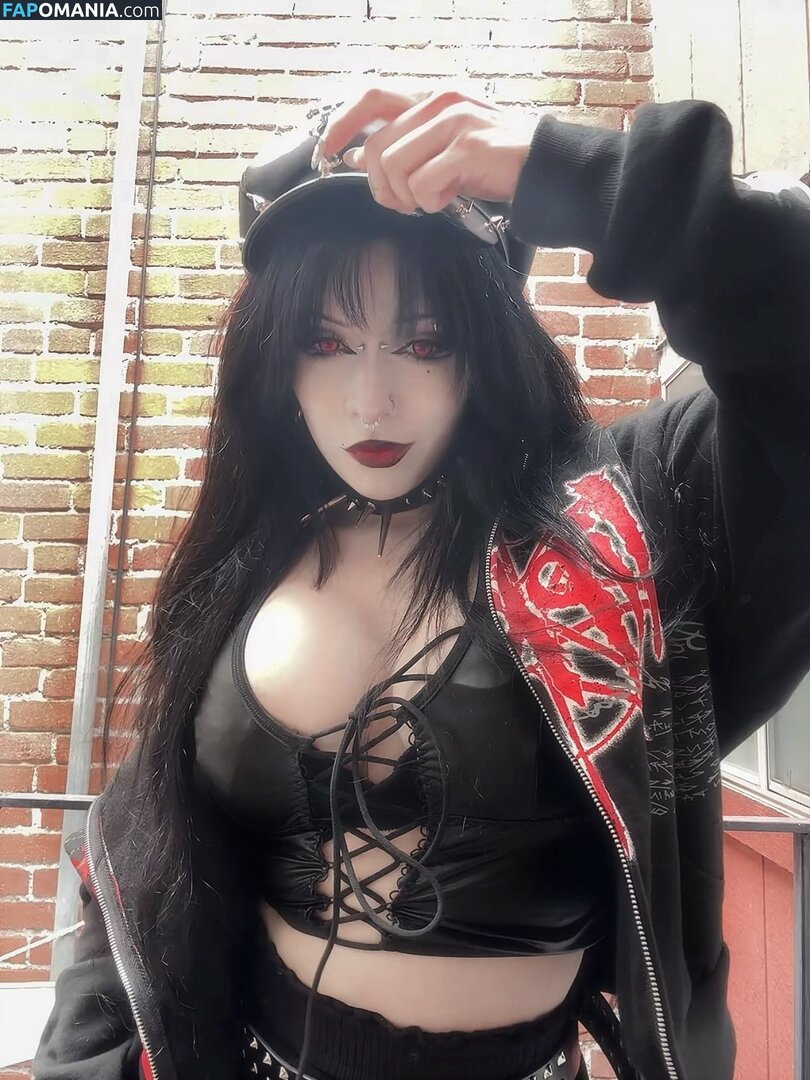 buffgothmom / xohmygoth Nu OnlyFans  Photo fuitée #13