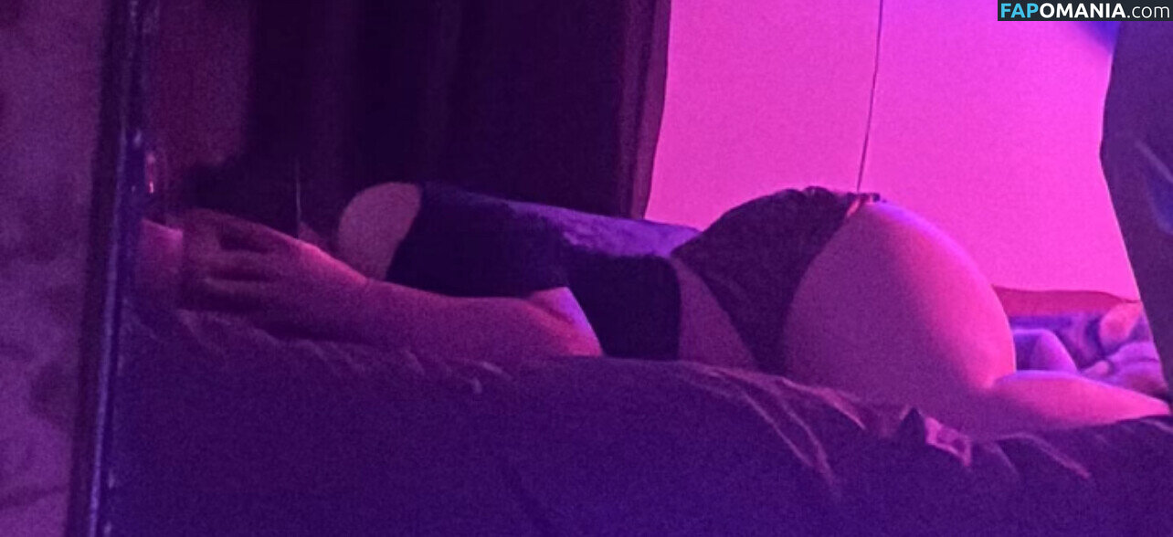 BuggieWuggie / buggieewuggiee Nu OnlyFans  Photo fuitée #8