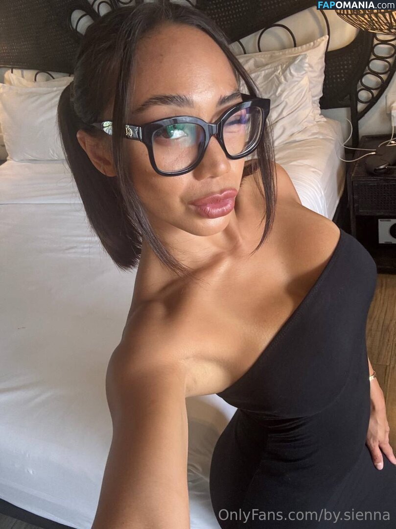by.sienna / bysienna / byysienna Nu OnlyFans  Photo fuitée #7