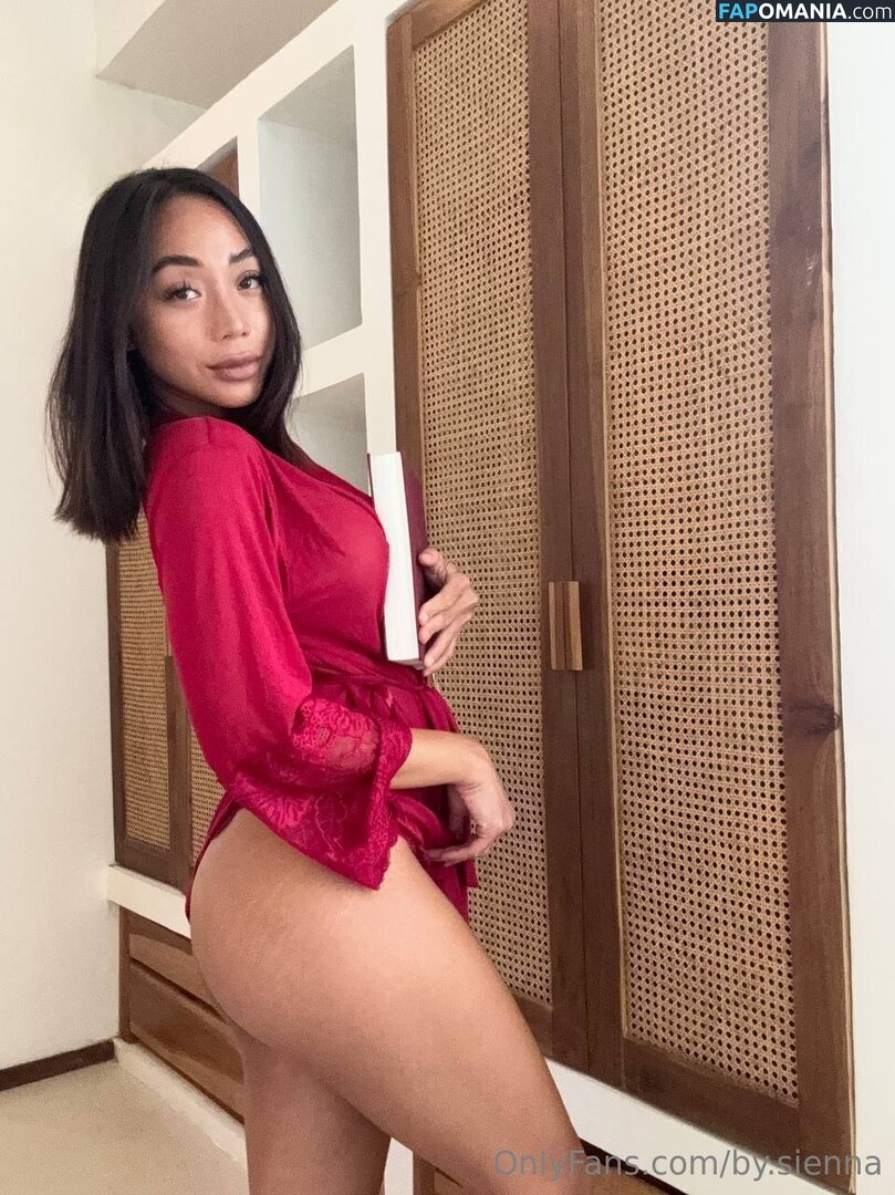 by.sienna / bysienna / byysienna Nu OnlyFans  Photo fuitée #9