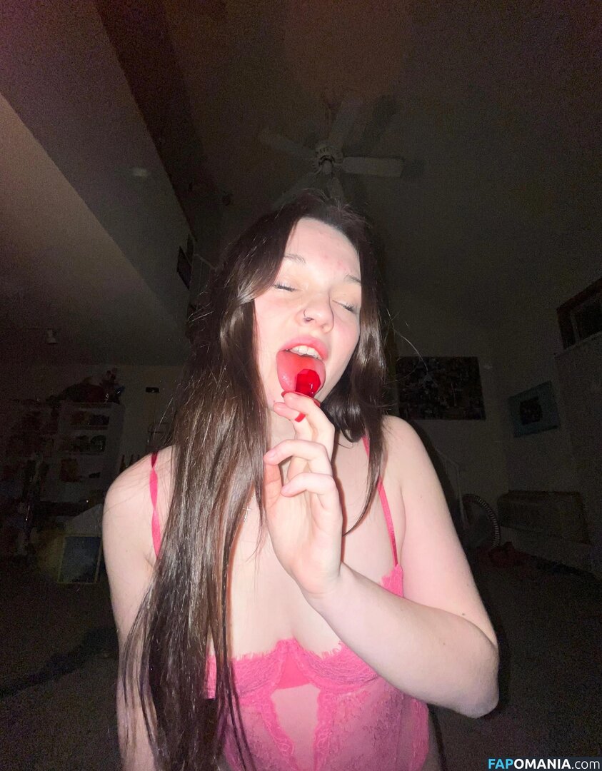 cailey_martin / caileymae / caileymartin Nu OnlyFans  Photo fuitée #4