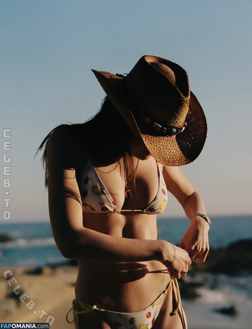 Caitlin Erin O / caitlinerinoneill / katiebugcait Nu OnlyFans  Photo fuitée #6