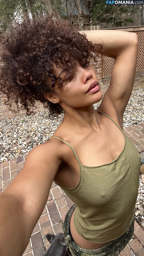 Caitlyn Mwenifumbo / bby_cai / bbycai_ / caitlyn angenile Nu OnlyFans  Photo fuitée #4