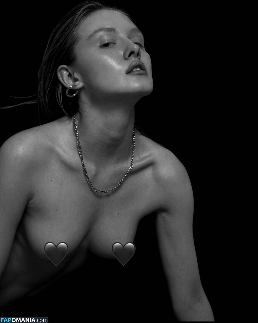 Cami.kova Nu OnlyFans  Photo fuitée #9