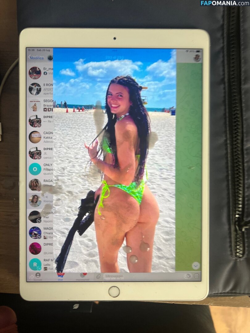Camilladepandis Nu OnlyFans  Photo fuitée #1