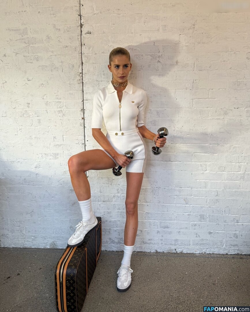 Caro Daur / carodaur Nu OnlyFans  Photo fuitée #378