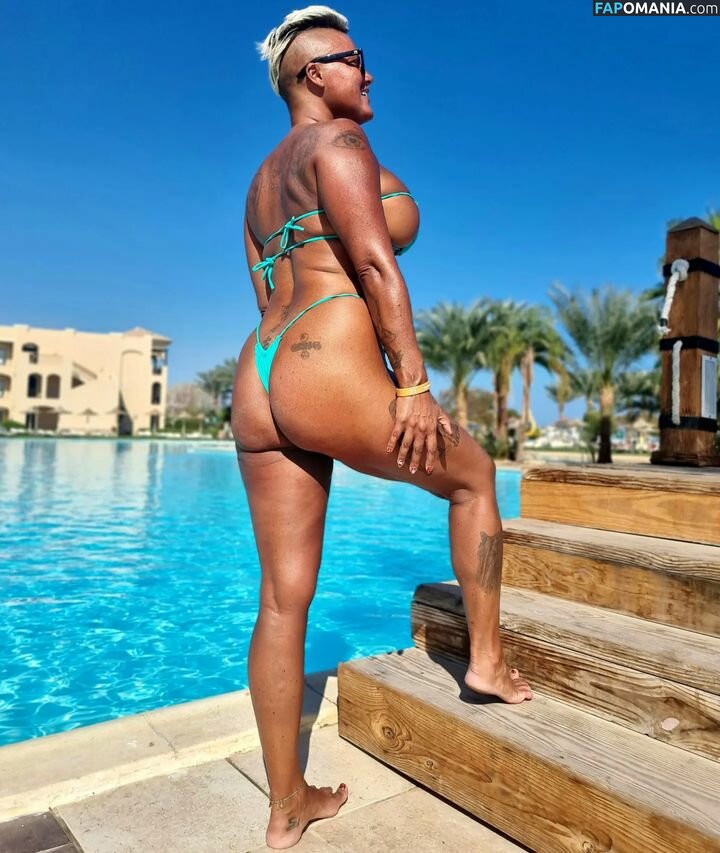 Caroline Öberg / carrooberg Nu OnlyFans  Photo fuitée #3