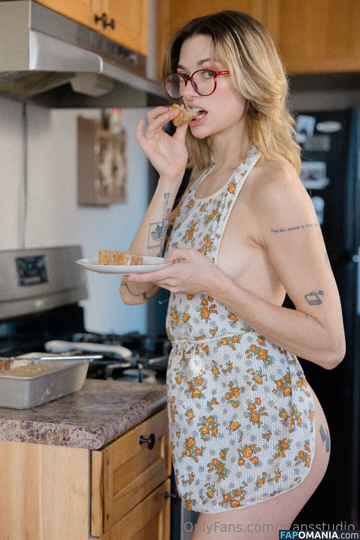 Casi Blaze / https: / remy.fae Nu OnlyFans  Photo fuitée #4