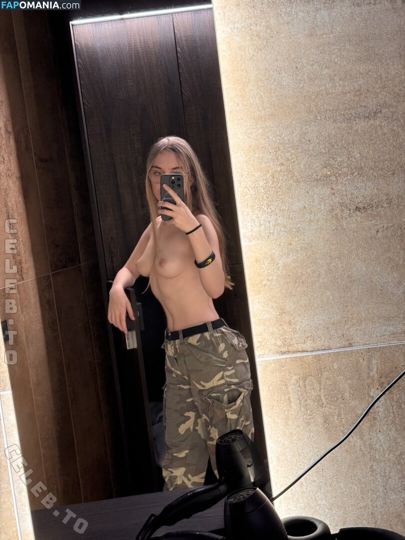 Celineiswyld / ilovee39m5 Nu OnlyFans  Photo fuitée #11