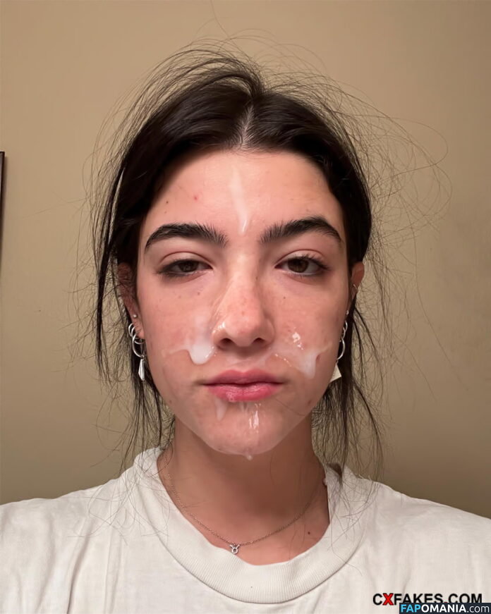 Charli D'Amelio / Charli Damelio / charlidamelio / charliesdamelio Nu OnlyFans  Photo fuitée #49