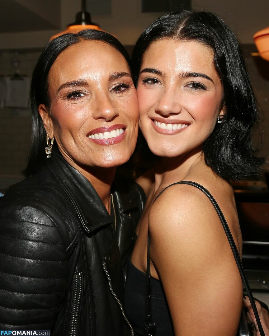 Charli D'Amelio / Charli Damelio / charlidamelio / charliesdamelio Nu OnlyFans  Photo fuitée #1473