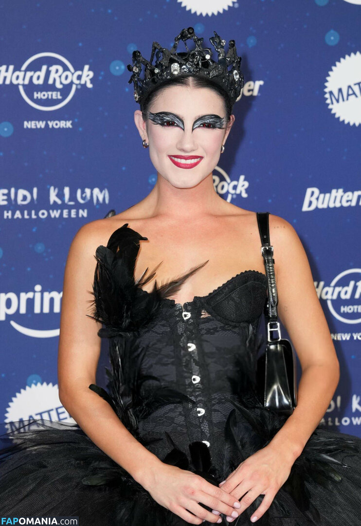 Charli D'Amelio / Charli Damelio / charlidamelio / charliesdamelio Nu OnlyFans  Photo fuitée #1497