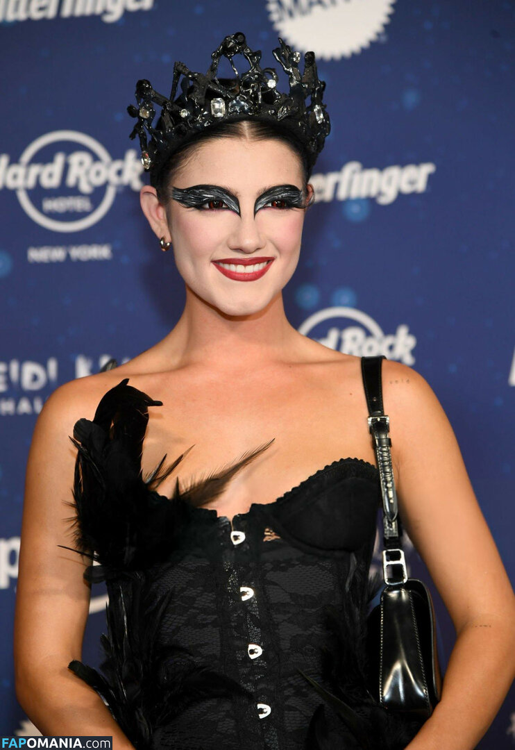 Charli D'Amelio / Charli Damelio / charlidamelio / charliesdamelio Nu OnlyFans  Photo fuitée #1501