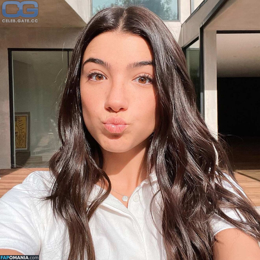 Charli D'Amelio / Charli Damelio / charlidamelio / charliesdamelio Nu OnlyFans  Photo fuitée #1557