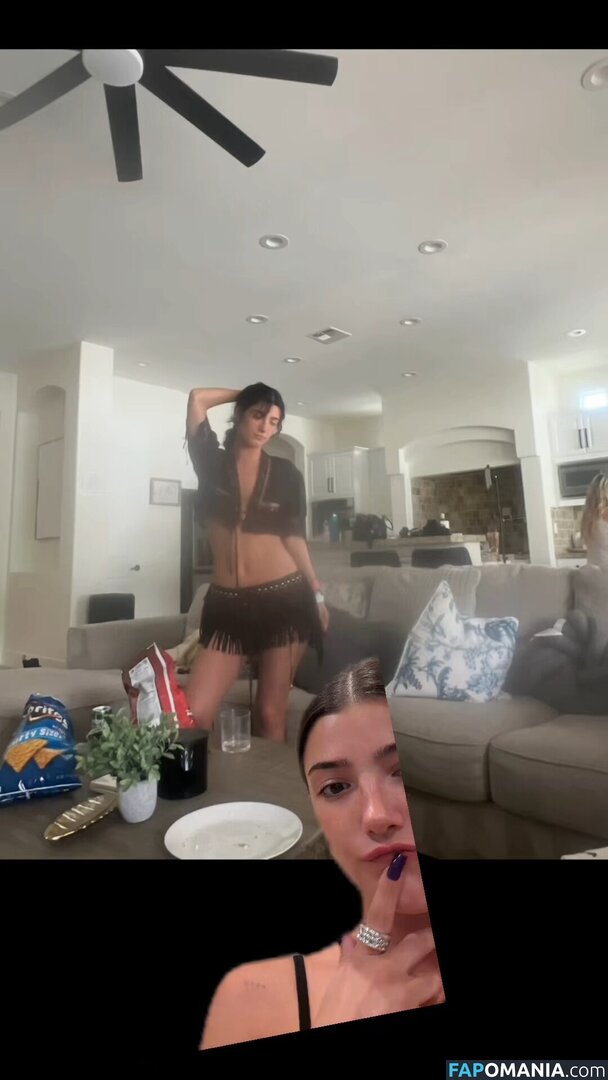 Charli D'Amelio / Charli Damelio / charlidamelio / charliesdamelio Nu OnlyFans  Photo fuitée #1652