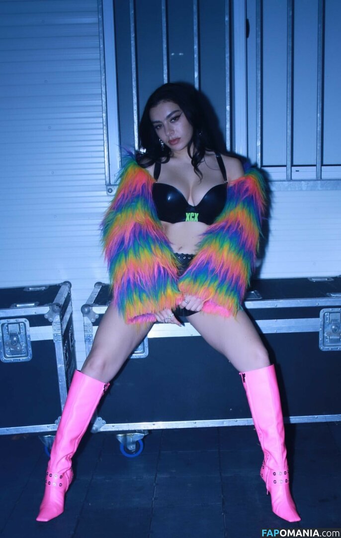 Charli XCX / charli_xcx / charlignarly / charlixcx / https: Nu OnlyFans  Photo fuitée #322