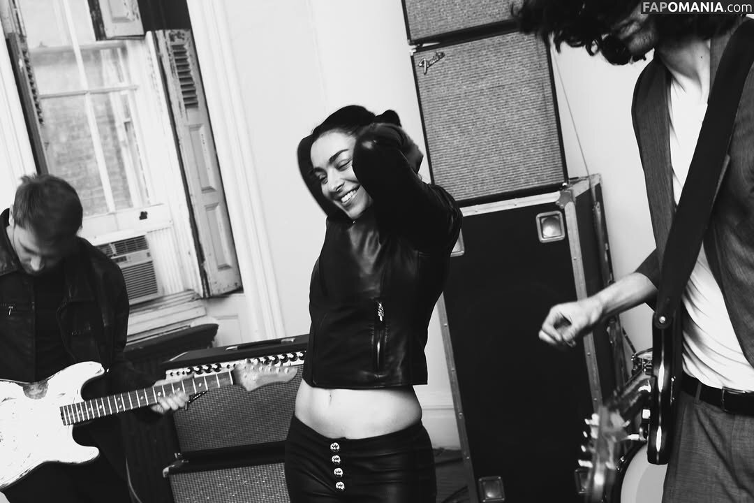 Charli XCX / charli_xcx / charlignarly / charlixcx / https: Nu OnlyFans  Photo fuitée #1262