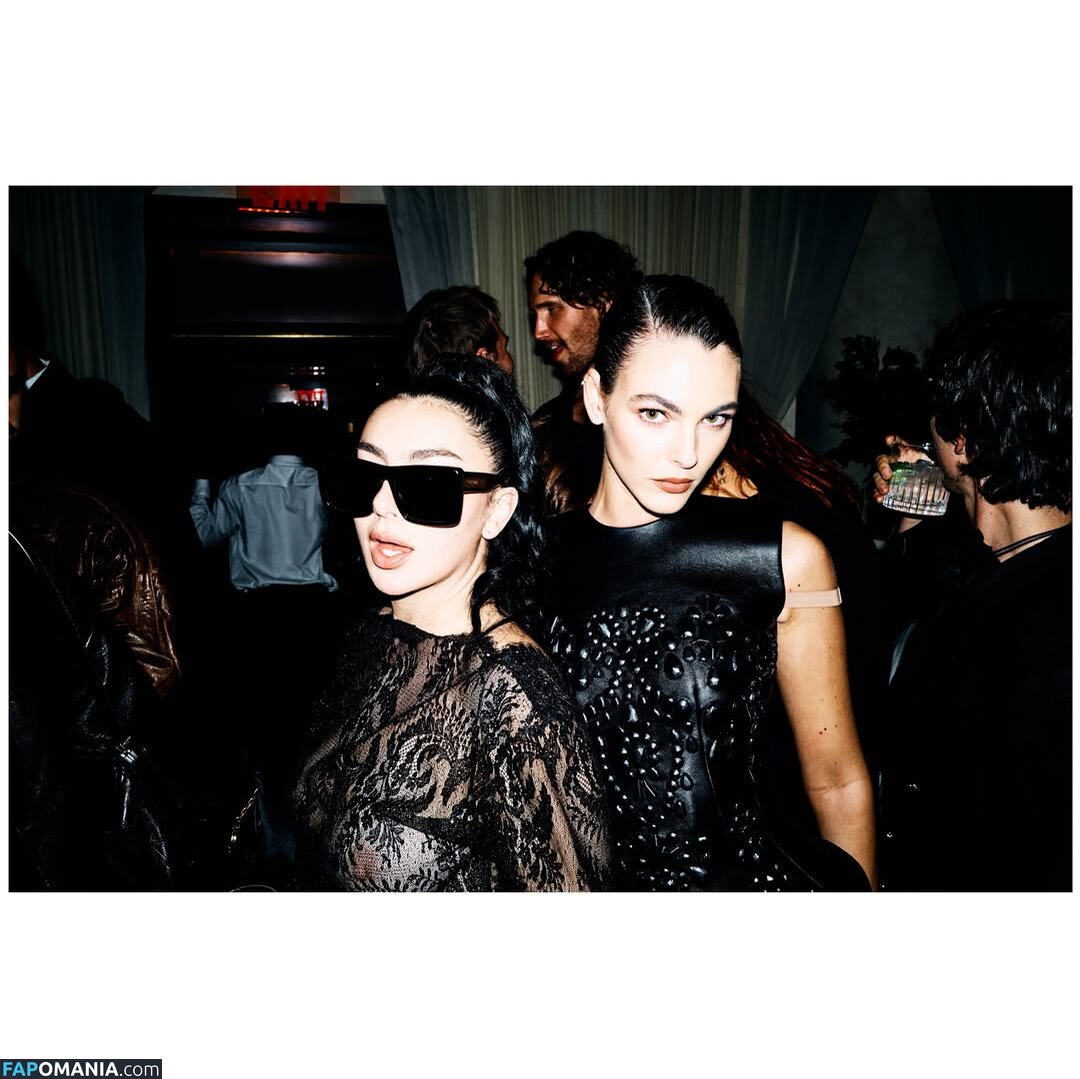 Charli XCX / charli_xcx / charlignarly / charlixcx / https: Nu OnlyFans  Photo fuitée #1286