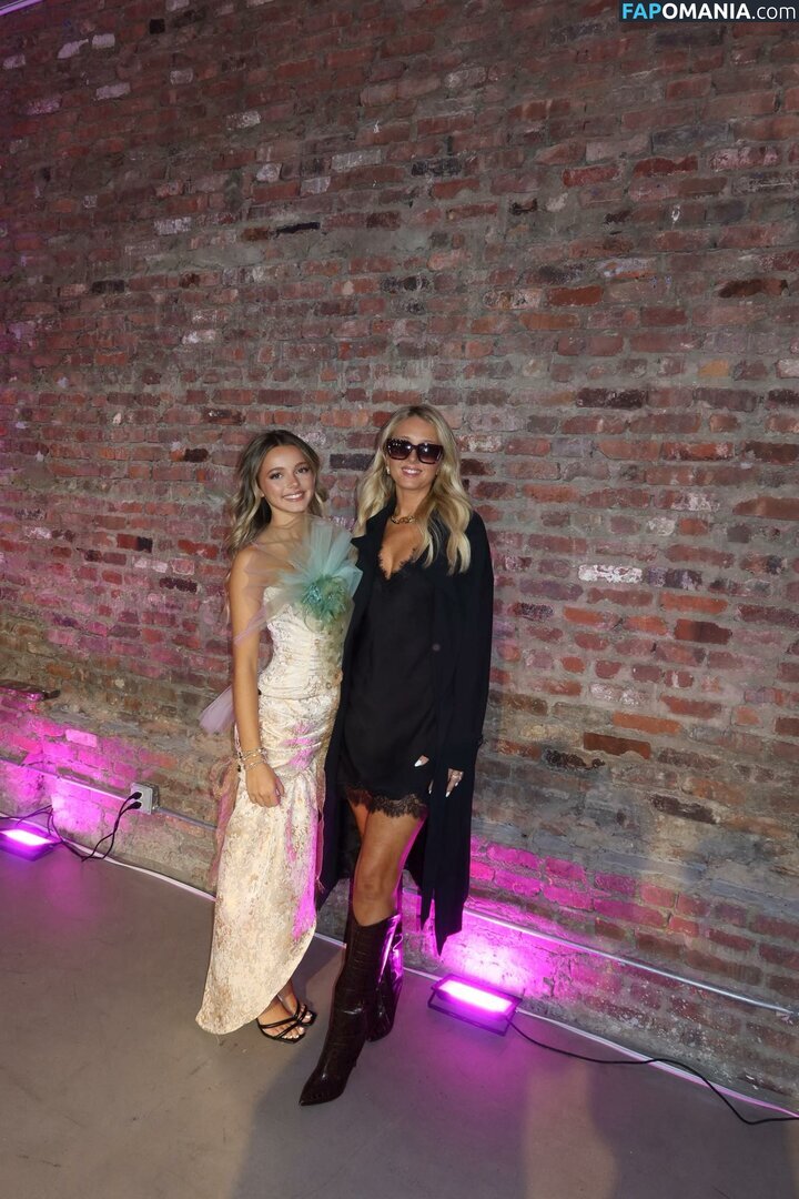 Chasity and Elli Nolan Nu OnlyFans  Photo fuitée #3