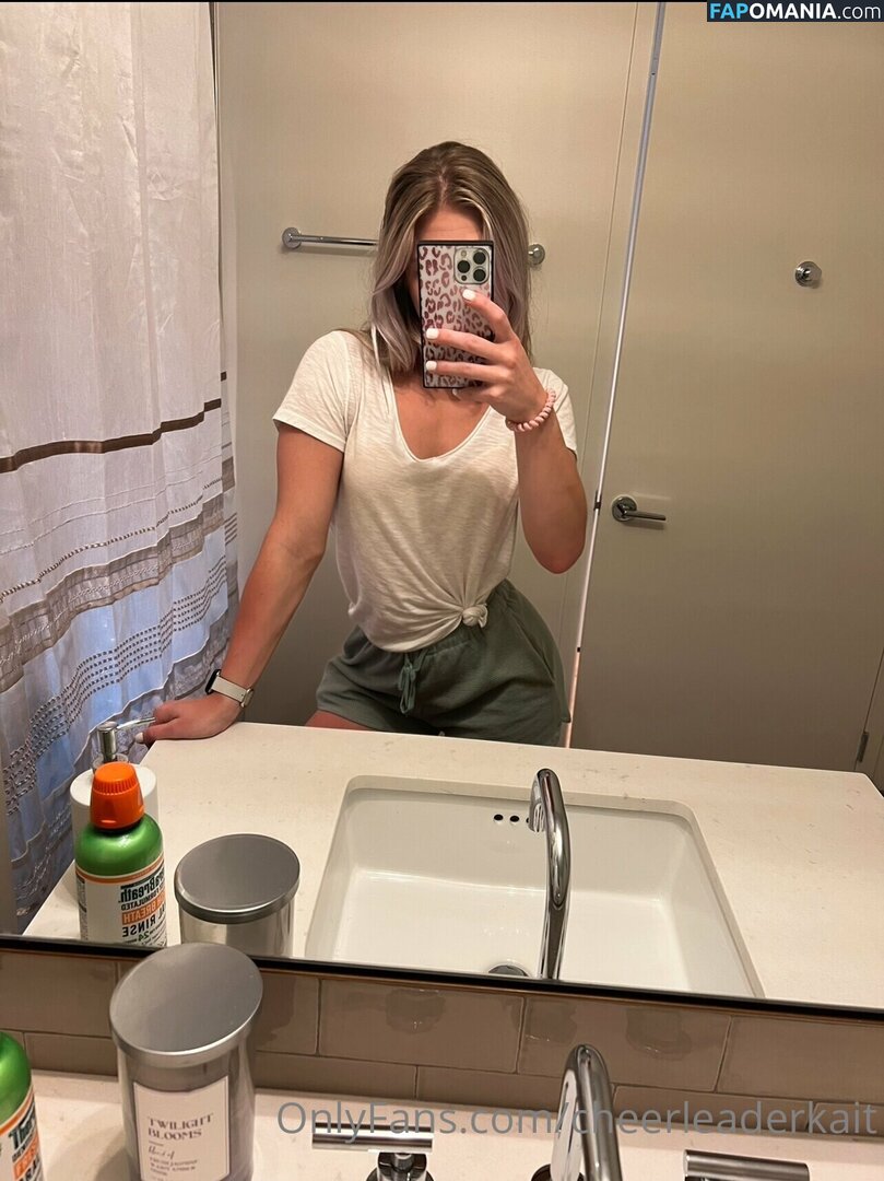 Cheerleader Kait / cheerleaderkait / cheerluvkaitlyn / fitkaitlynxoxo Nu OnlyFans  Photo fuitée #1565