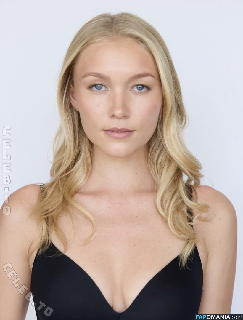 Chiara Schmitt / chiaracs_ Nu OnlyFans  Photo fuitée #4