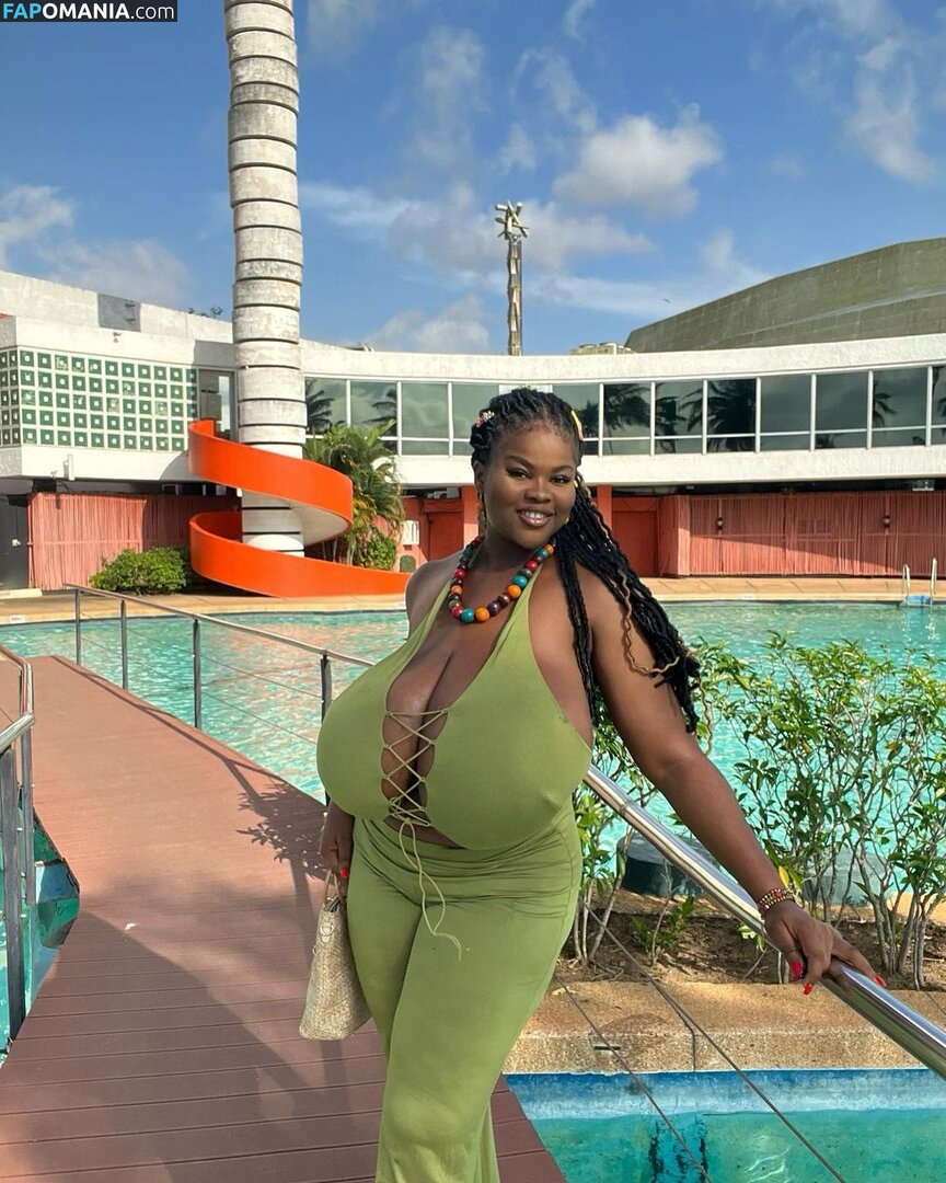 Chioma.lovv / chiomalovv Nu OnlyFans  Photo fuitée #288