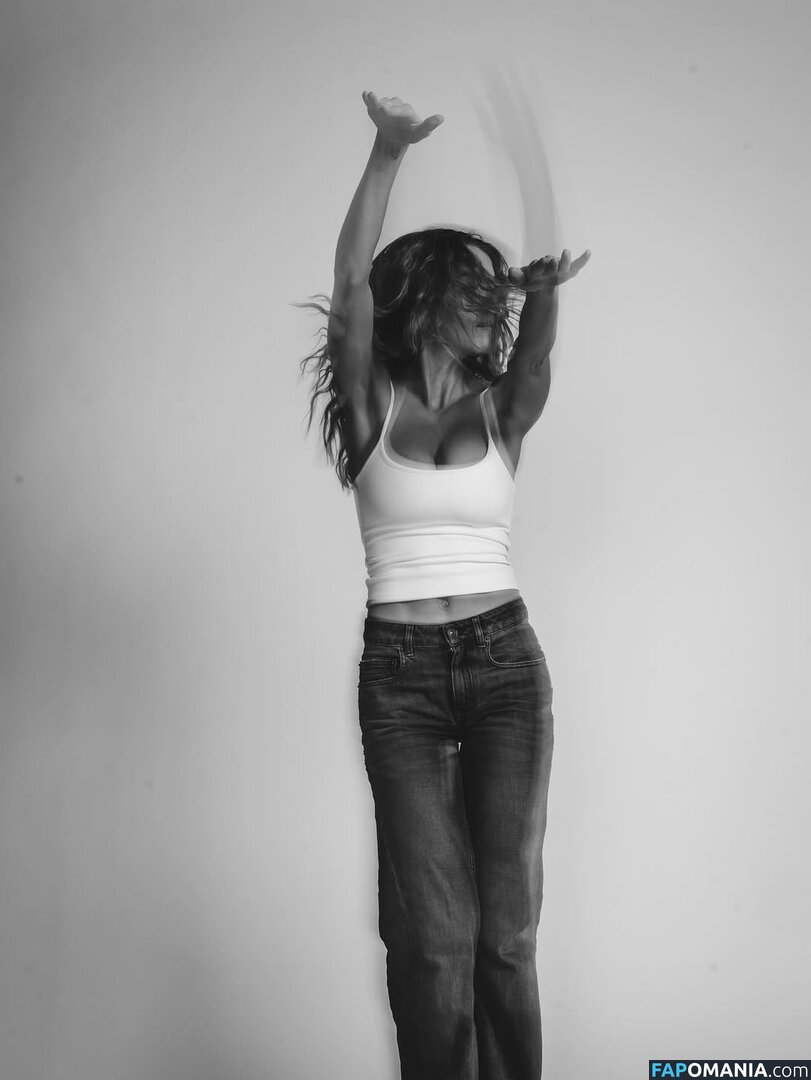 Chloe East / chloeeast Nu OnlyFans  Photo fuitée #3