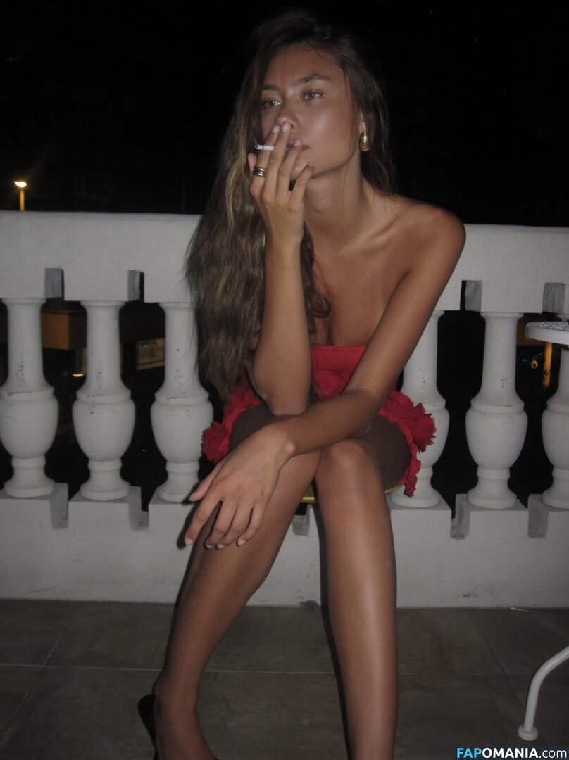 Chloe Hockersmith / chloehock Nu OnlyFans  Photo fuitée #7