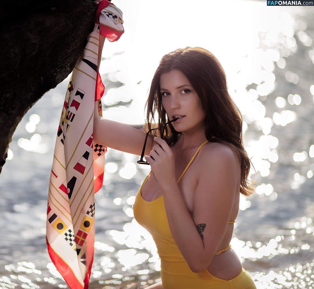 Chloe Maddren / YeahMad / chloe_maddren / chloemaddren / https: Nu OnlyFans  Photo fuitée #4