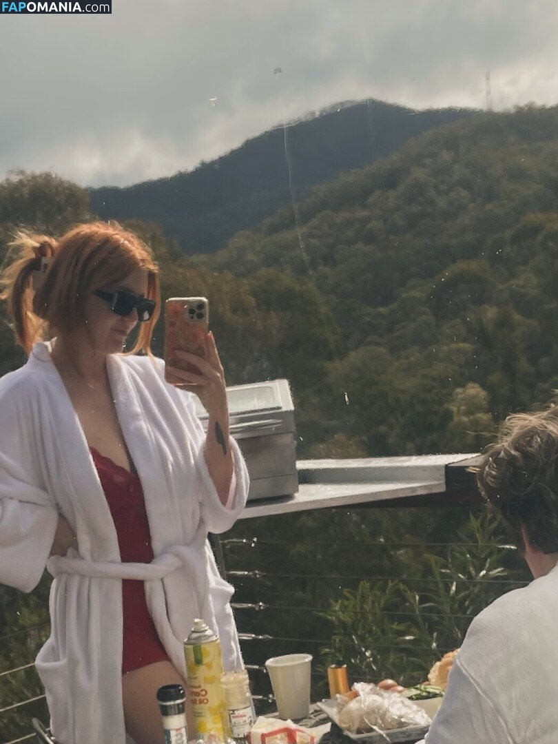 Chloe Maddren / YeahMad / chloe_maddren / chloemaddren / https: Nu OnlyFans  Photo fuitée #111