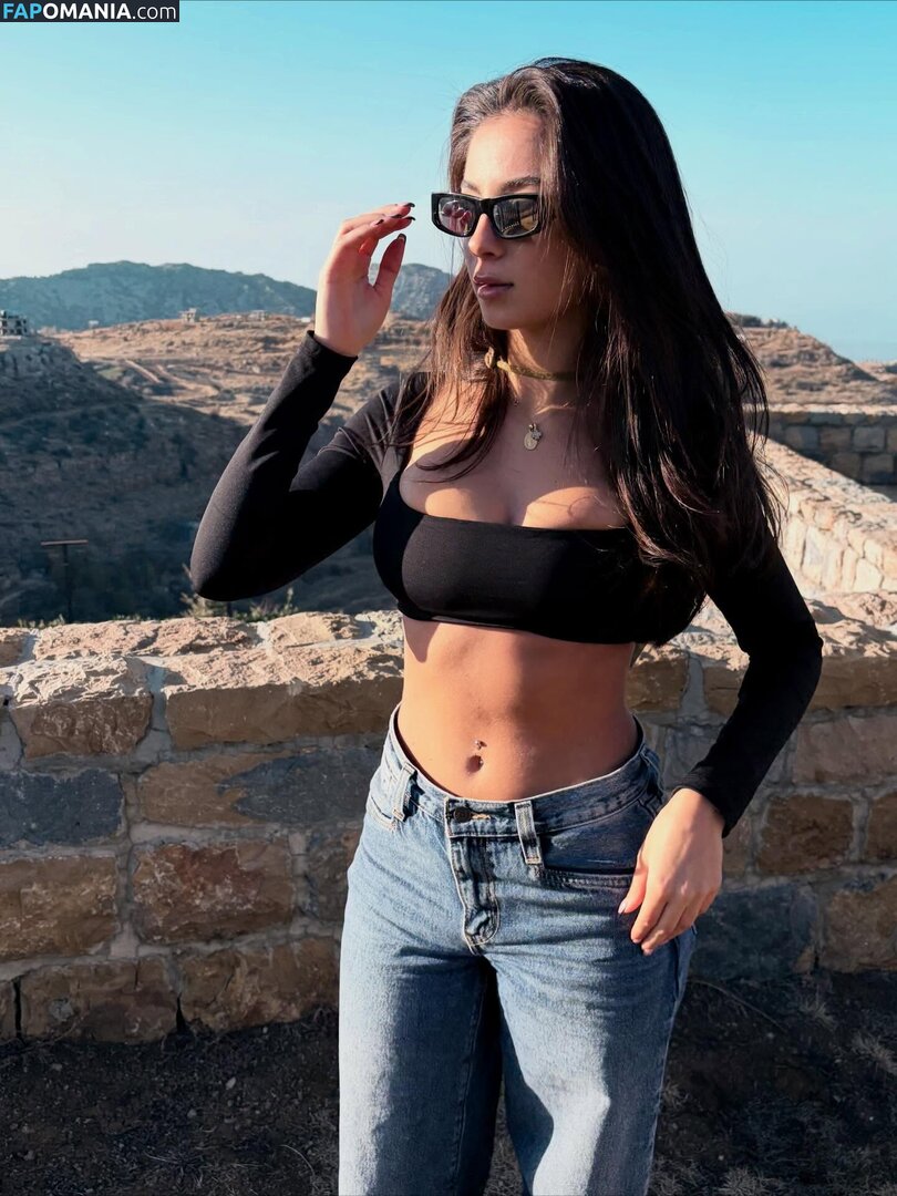 chloeabouserhal / chloealvara Nu OnlyFans  Photo fuitée #1