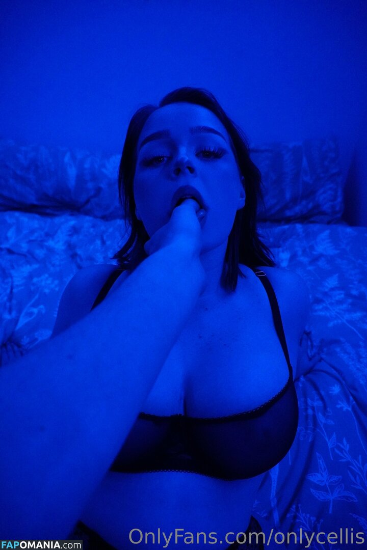 clara00ellis / onlycellis Nu OnlyFans  Photo fuitée #18