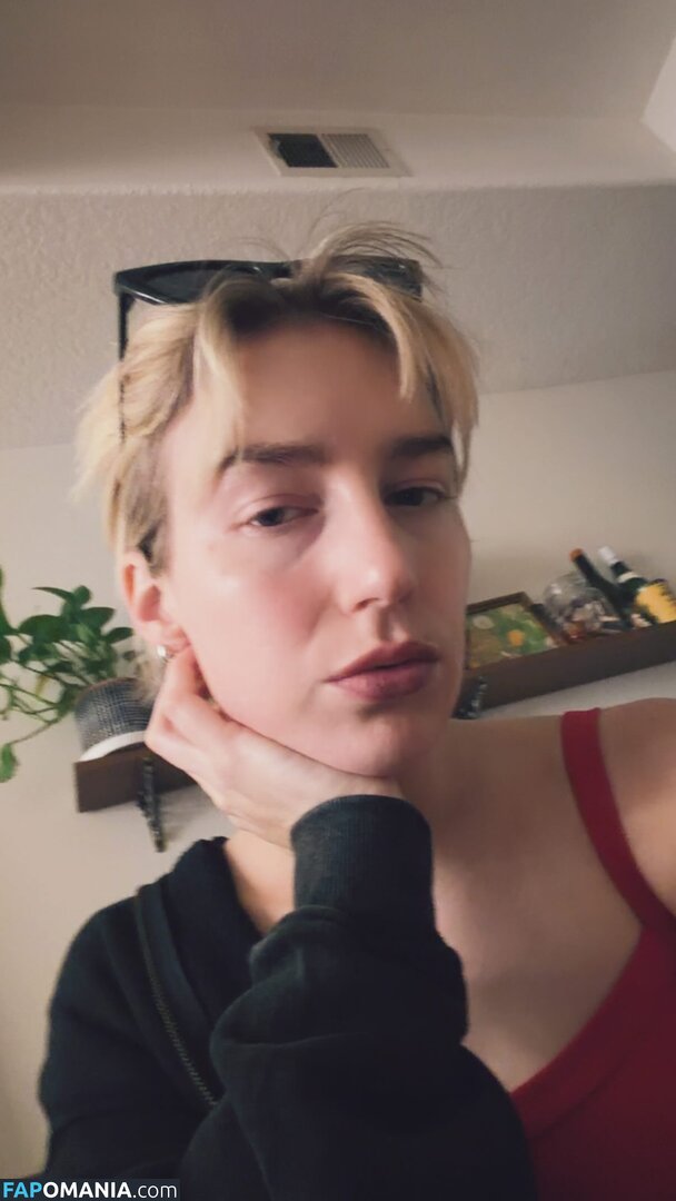 Courtney Miller / co_mill / typicalvlogs Nu OnlyFans  Photo fuitée #639