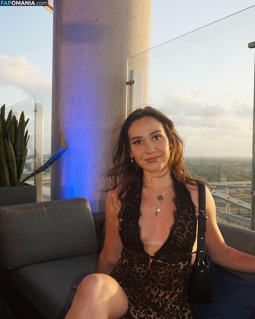 Courtney Sarault / court_sarault / courtsarault / https: Nu OnlyFans  Photo fuitée #31