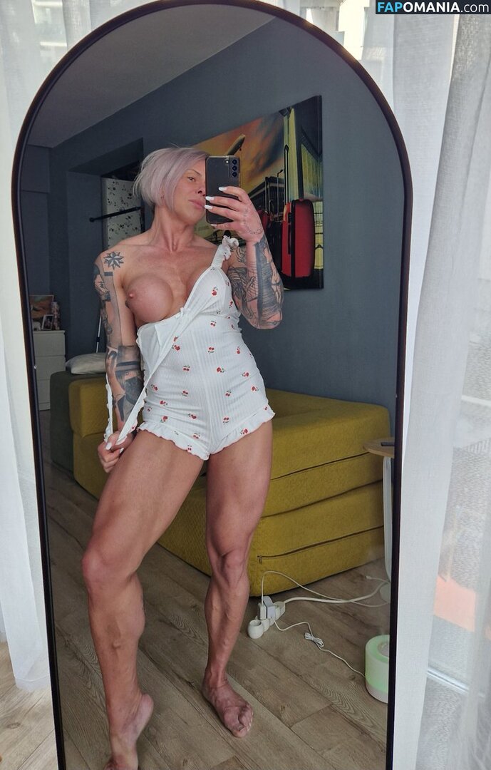 chelseypleasant / crazyxbody / https: / musclegirlxxx Nu OnlyFans  Photo fuitée #216