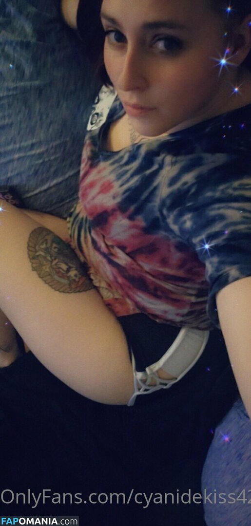 cyanidekiss420 / samanthaxcyanide Nu OnlyFans  Photo fuitée #22