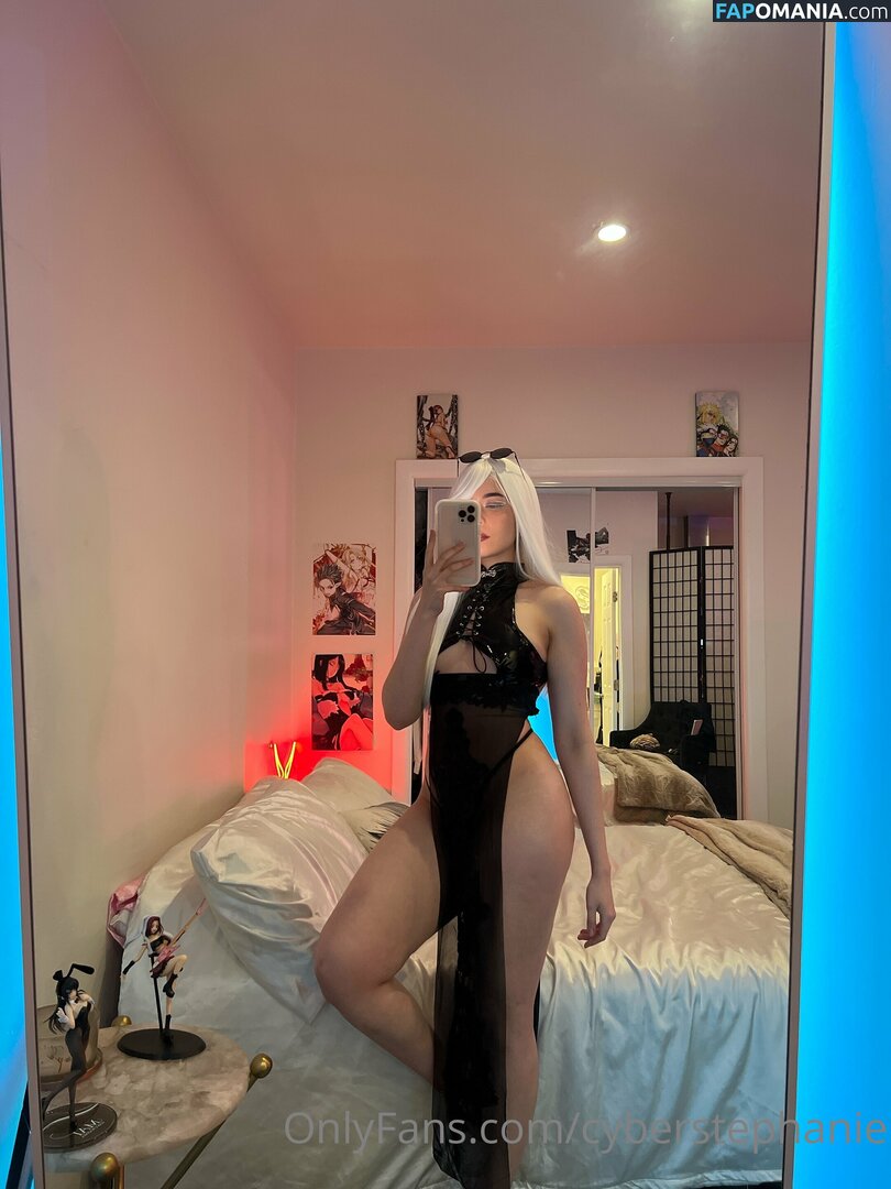 Cyberstephanie Nu OnlyFans  Photo fuitée #25