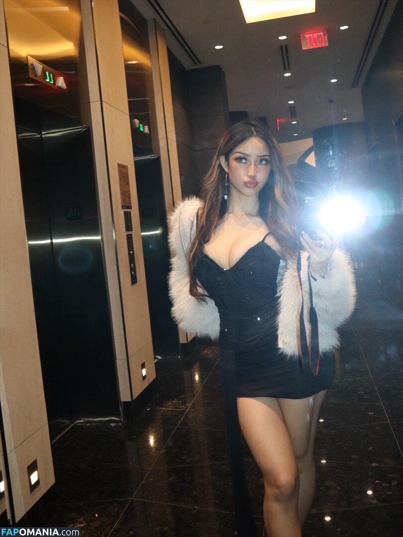 Cynthia Gu / cyngxq Nu OnlyFans  Photo fuitée #13