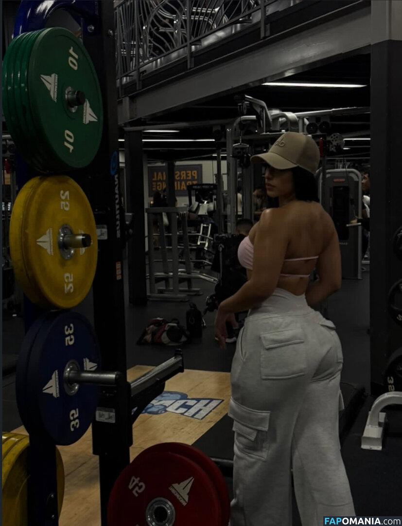 cynthiia.xx / cynthiia_xv Nu OnlyFans  Photo fuitée #2