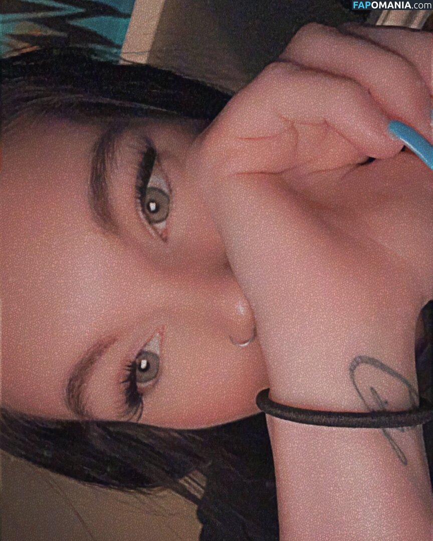 daddysgirl122 / daddysgirl_1221 Nu OnlyFans  Photo fuitée #1
