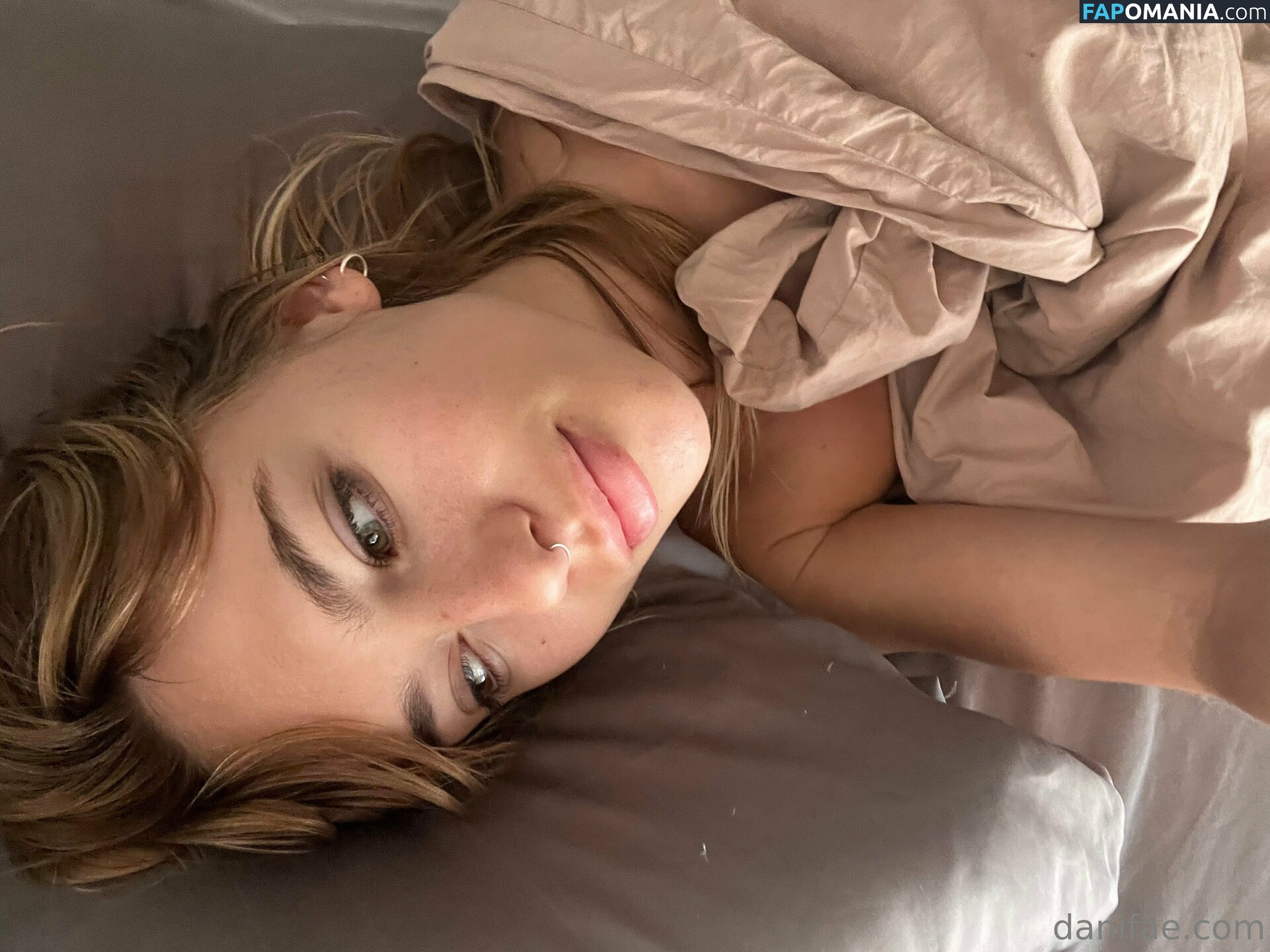 Dani Fae / DaniFae / GlitteringBat6 / TheDanii / daniandsebastian / itsdanifae Nu OnlyFans  Photo fuitée #42