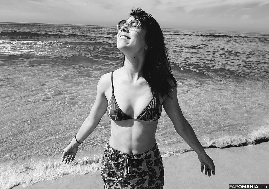 Daphne Bozaski / daphnebozaski Nu OnlyFans  Photo fuitée #2