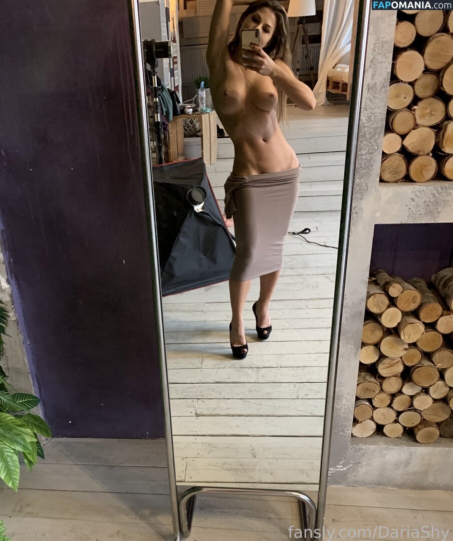 Daria Shy / d.a.r.i.a.s.h.y / dariashy Nu OnlyFans  Photo fuitée #565